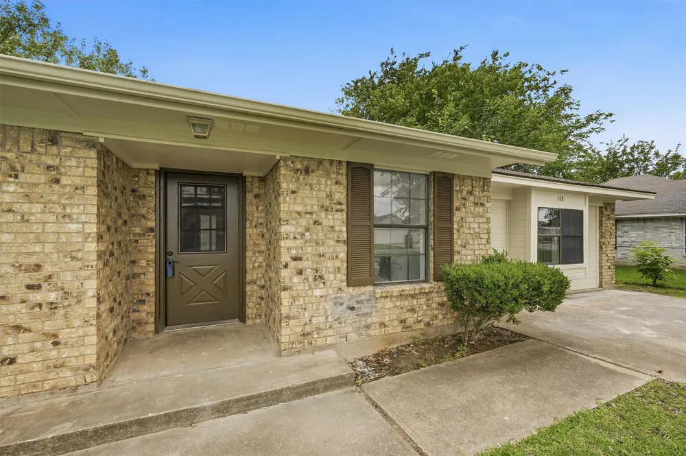 108 Loraine Street Pottsboro, TX 75076