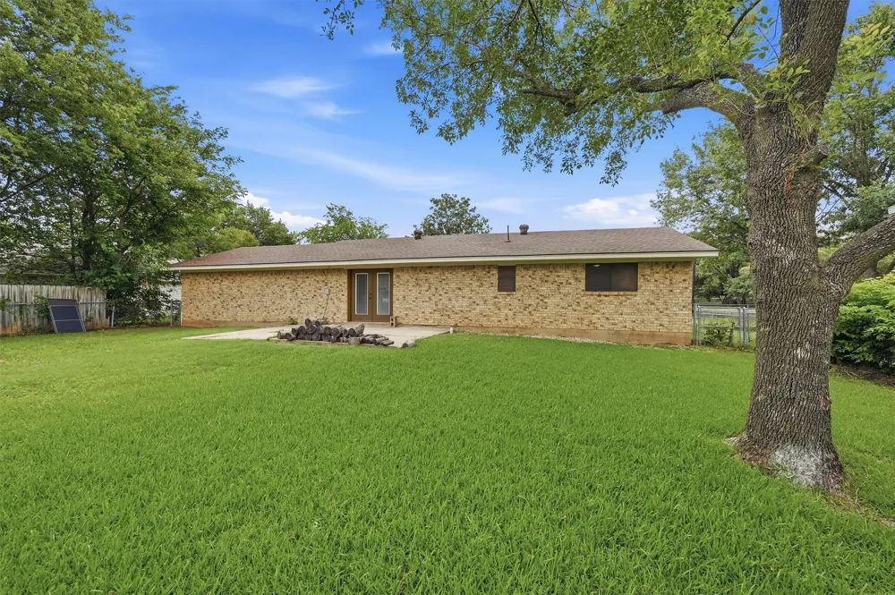108 Loraine Street Pottsboro, TX 75076