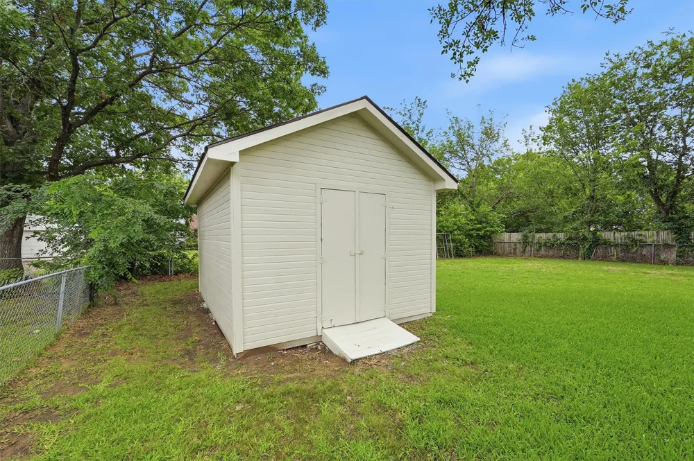 108 Loraine Street Pottsboro, TX 75076