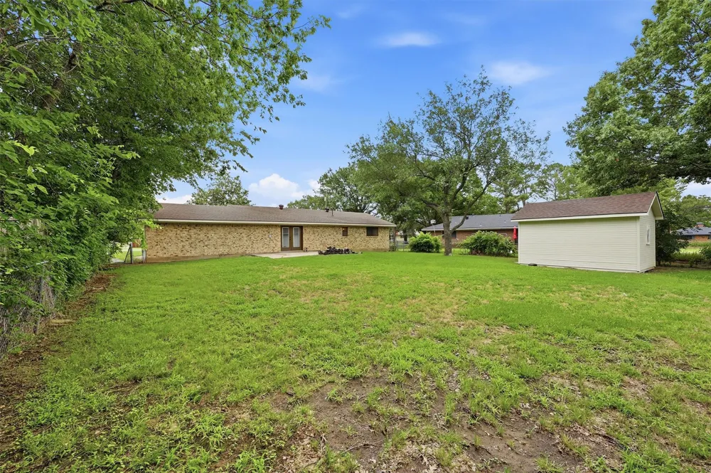 108 Loraine Street Pottsboro, TX 75076