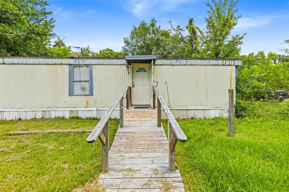 14821 Lucas Drive Splendora, TX 77372
