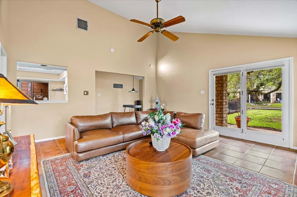 104 Overlook Circle Wimberley, TX 78676