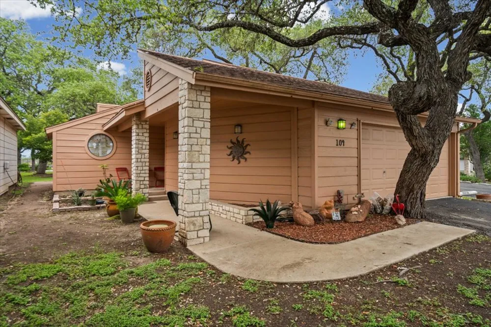 104 Overlook Circle Wimberley, TX 78676