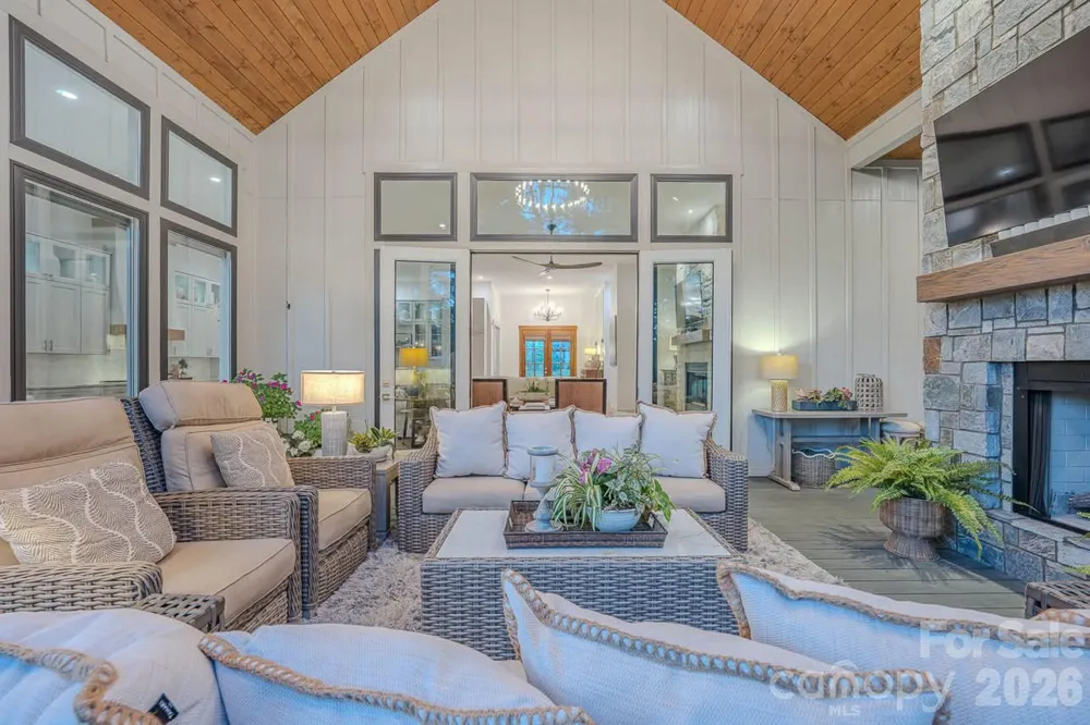 73 Angelina Lane Mills River, NC 28759