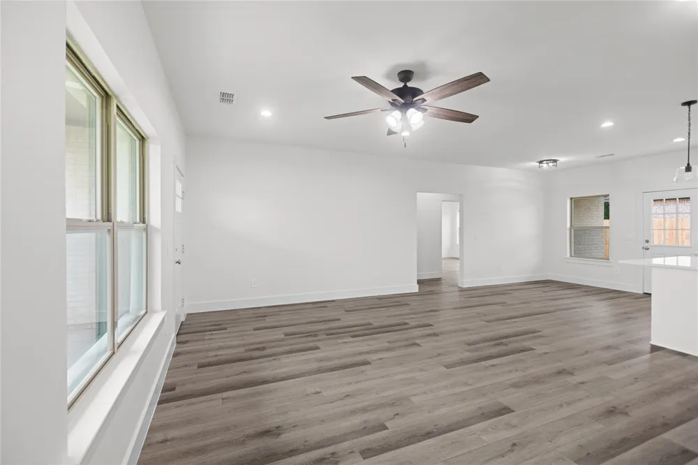 209 W Bonham Street Tom Bean, TX 75489