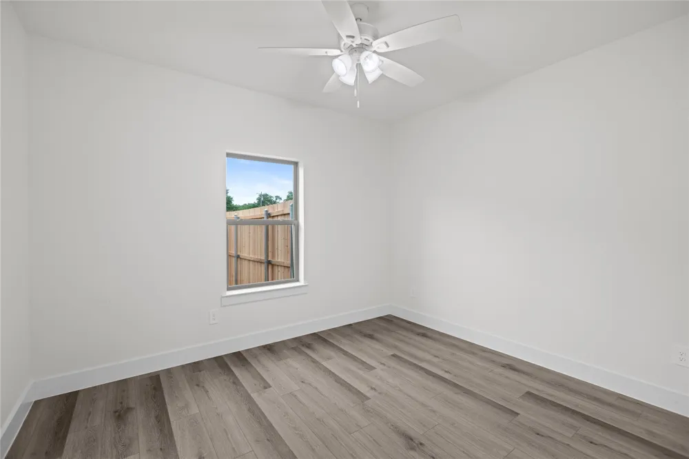 209 W Bonham Street Tom Bean, TX 75489