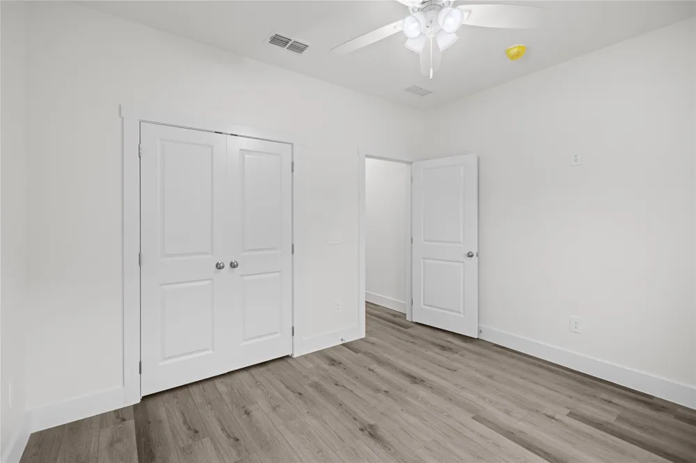 209 W Bonham Street Tom Bean, TX 75489