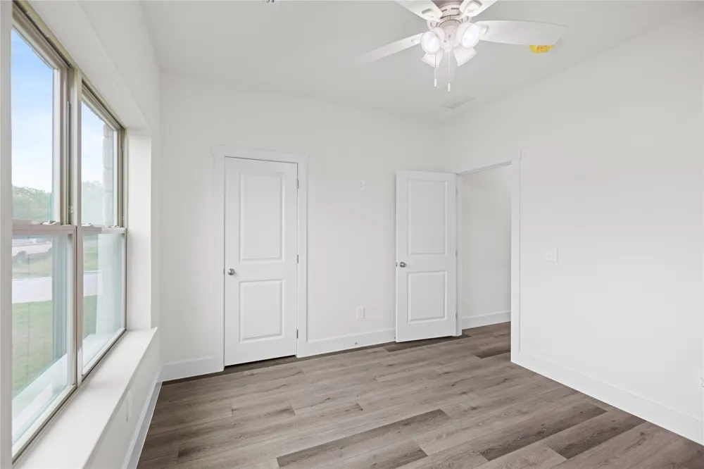 209 W Bonham Street Tom Bean, TX 75489