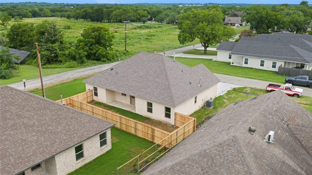 209 W Bonham Street Tom Bean, TX 75489