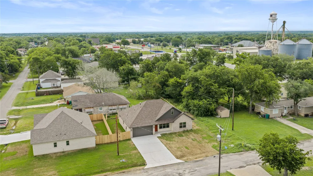 106 Lackey Street Tom Bean, TX 75489