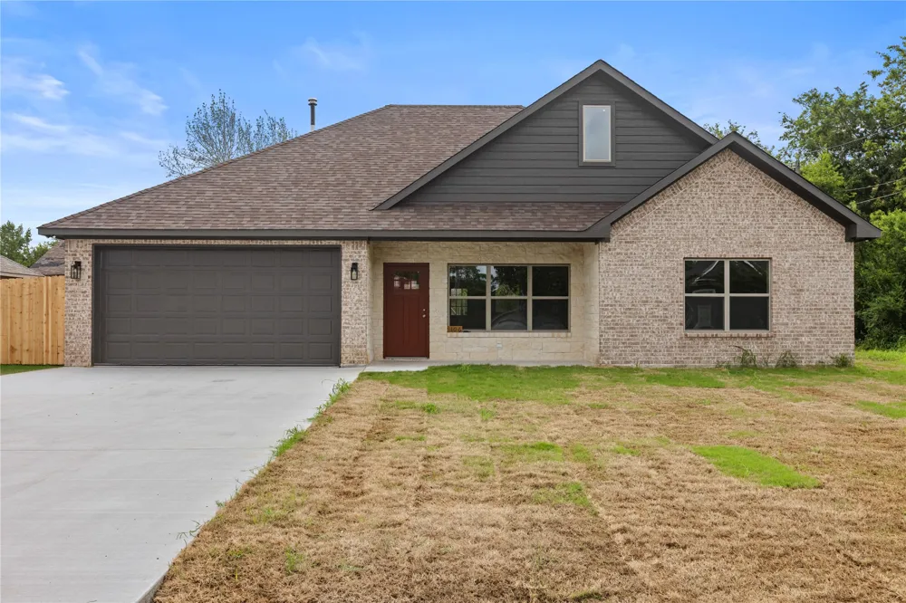 106 Lackey Street Tom Bean, TX 75489