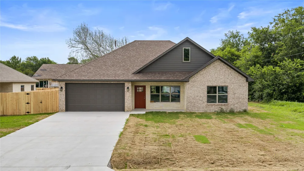 106 Lackey Street Tom Bean, TX 75489