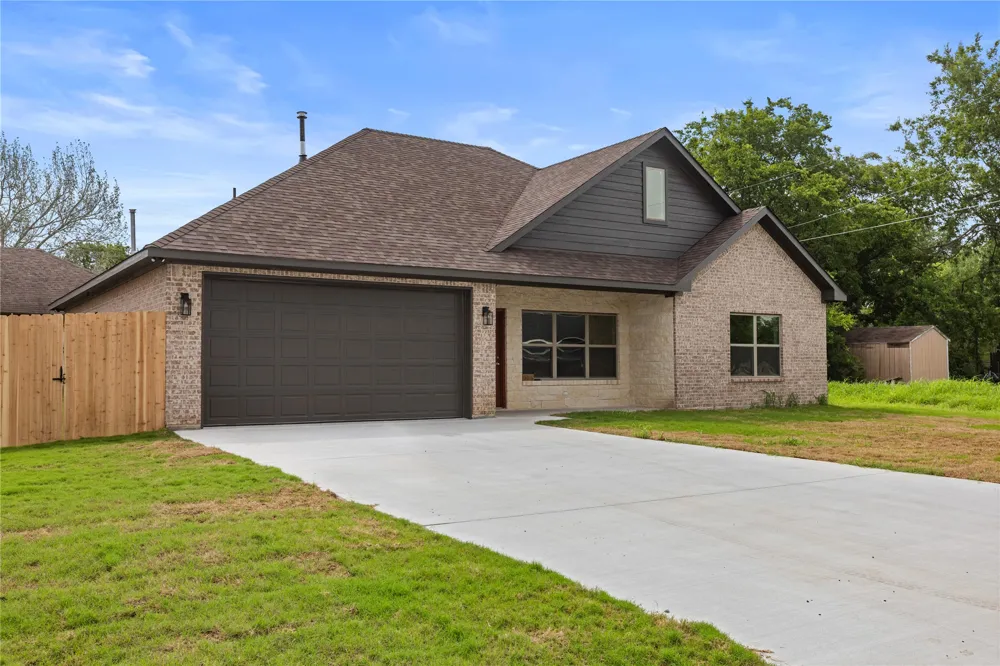 106 Lackey Street Tom Bean, TX 75489