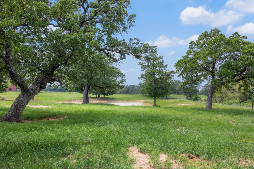 1016 County Road 306 Rockdale, TX 76567