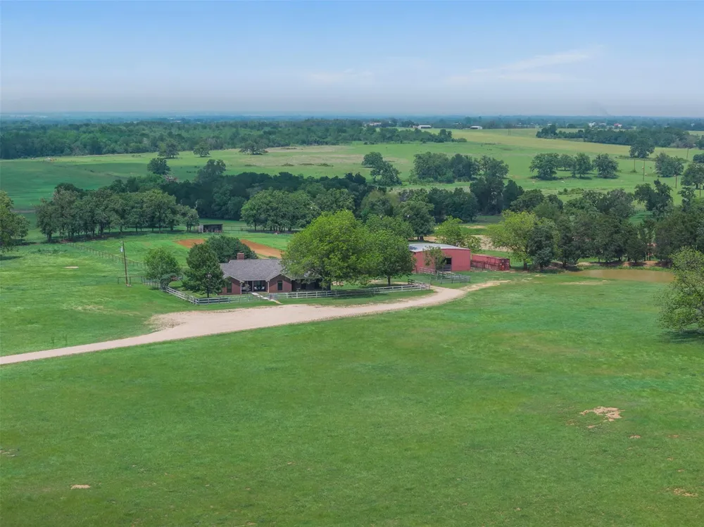 1016 County Road 306 Rockdale, TX 76567