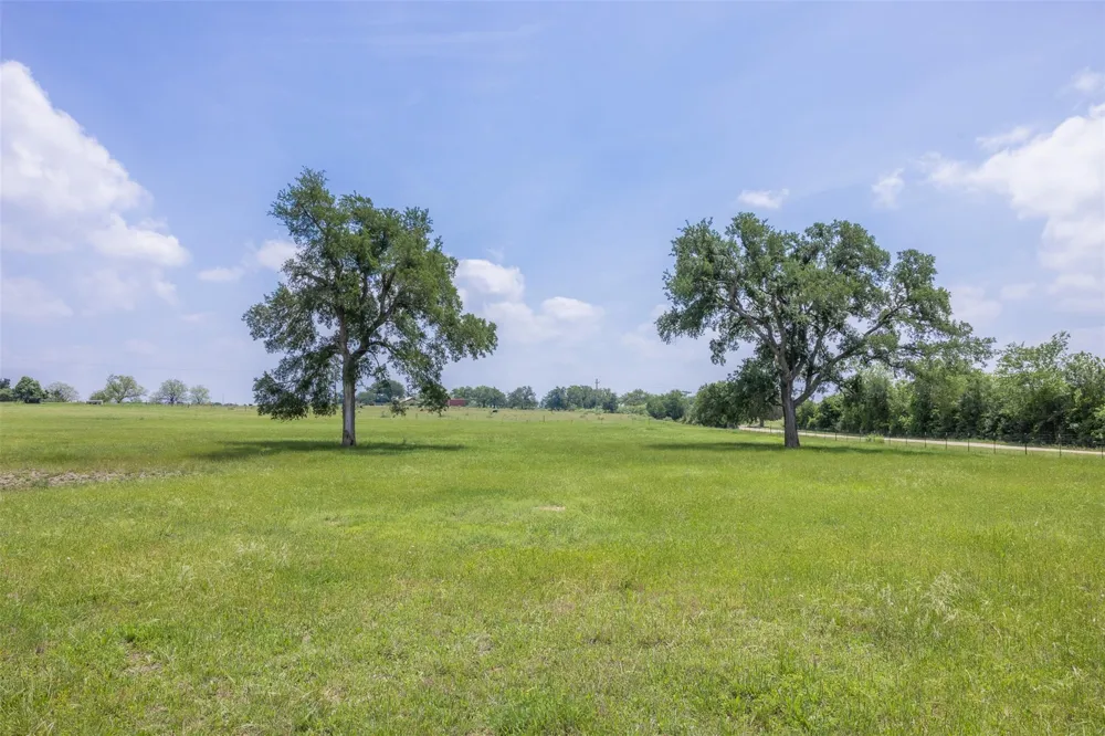 1016 County Road 306 Rockdale, TX 76567