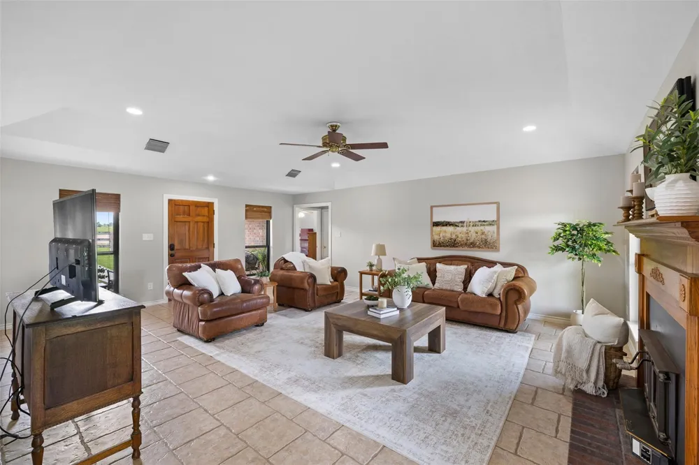1016 County Road 306 Rockdale, TX 76567