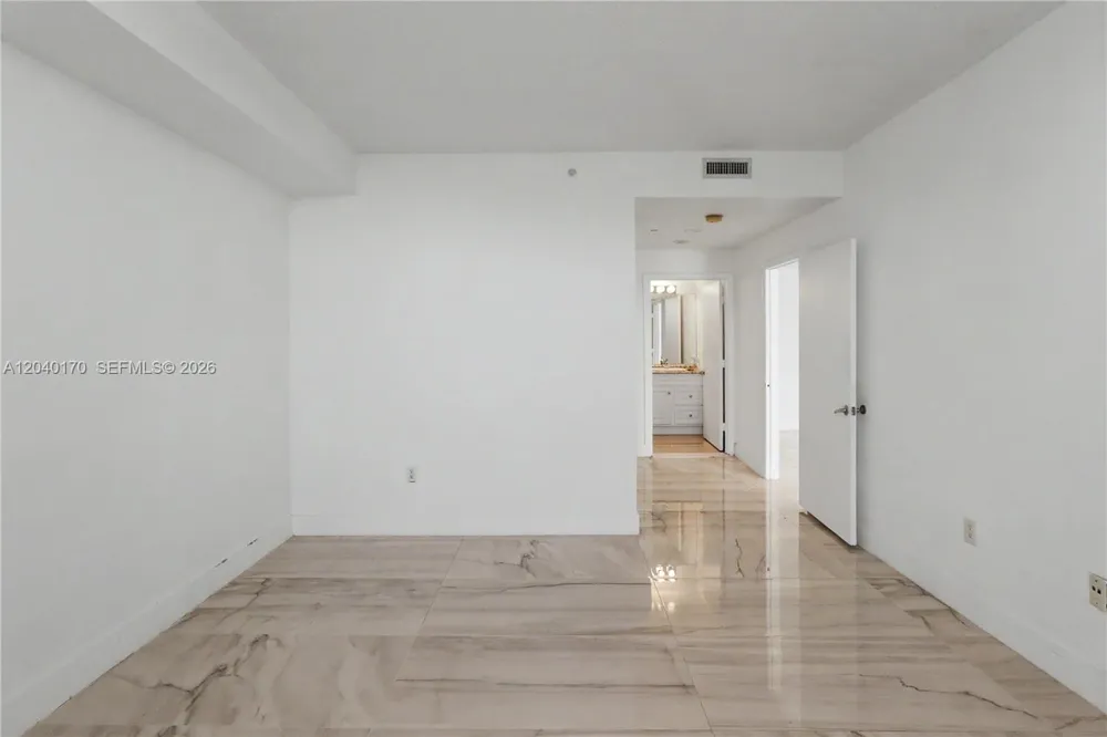 2475 Brickell Ave #704 Miami, FL 33129