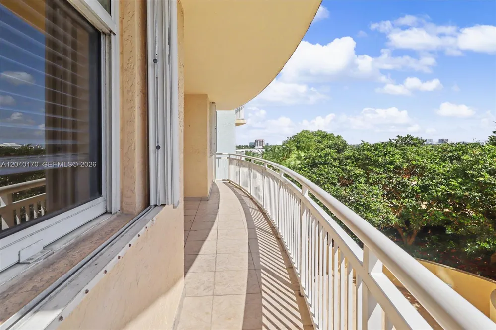 2475 Brickell Ave #704 Miami, FL 33129
