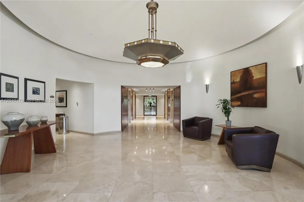2475 Brickell Ave #704 Miami, FL 33129