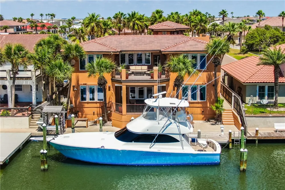 290 Marina Drive Port Aransas, TX 78373