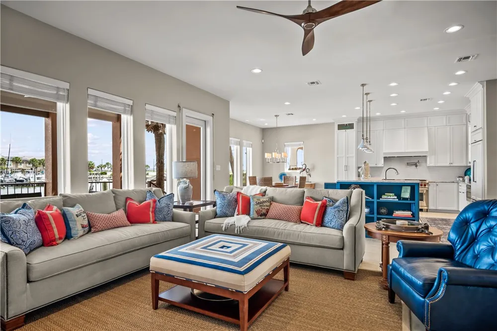 290 Marina Drive Port Aransas, TX 78373