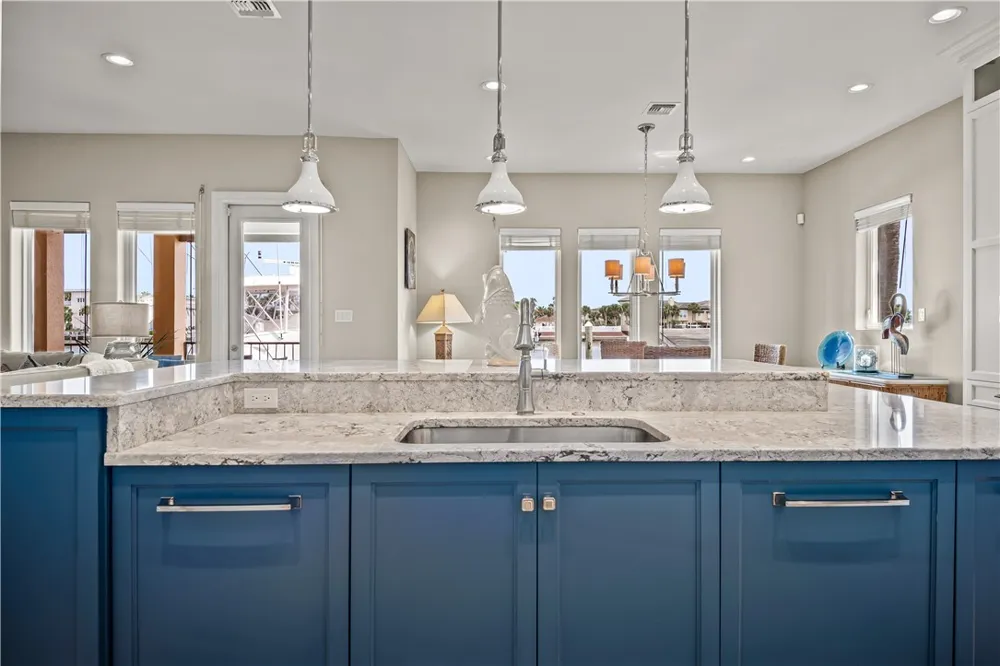 290 Marina Drive Port Aransas, TX 78373