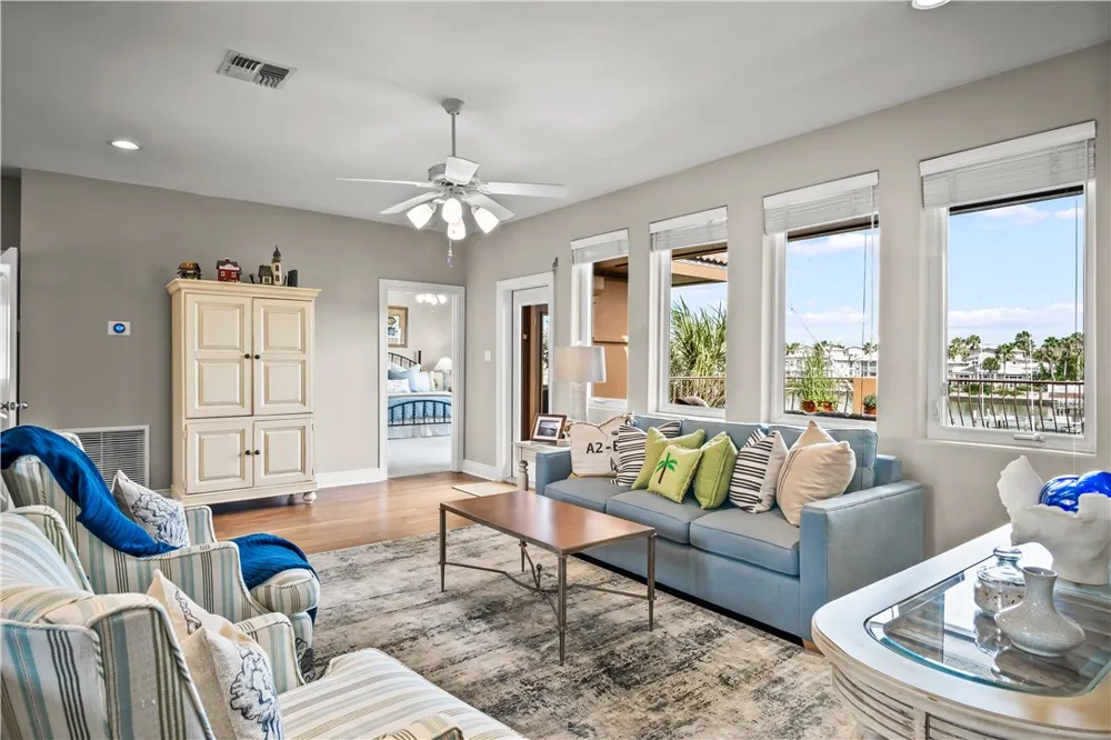 290 Marina Drive Port Aransas, TX 78373