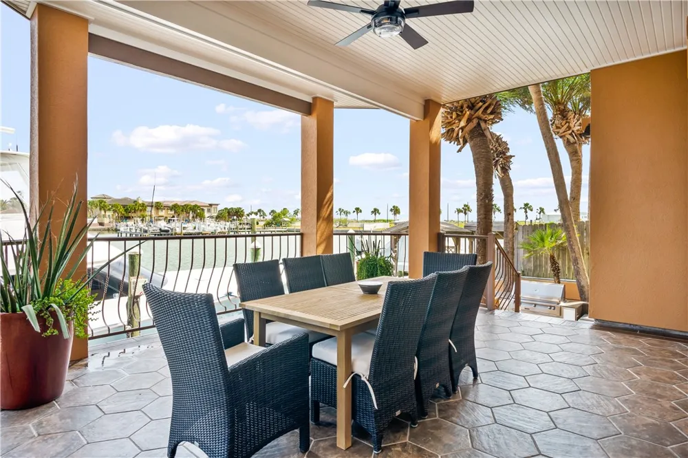 290 Marina Drive Port Aransas, TX 78373