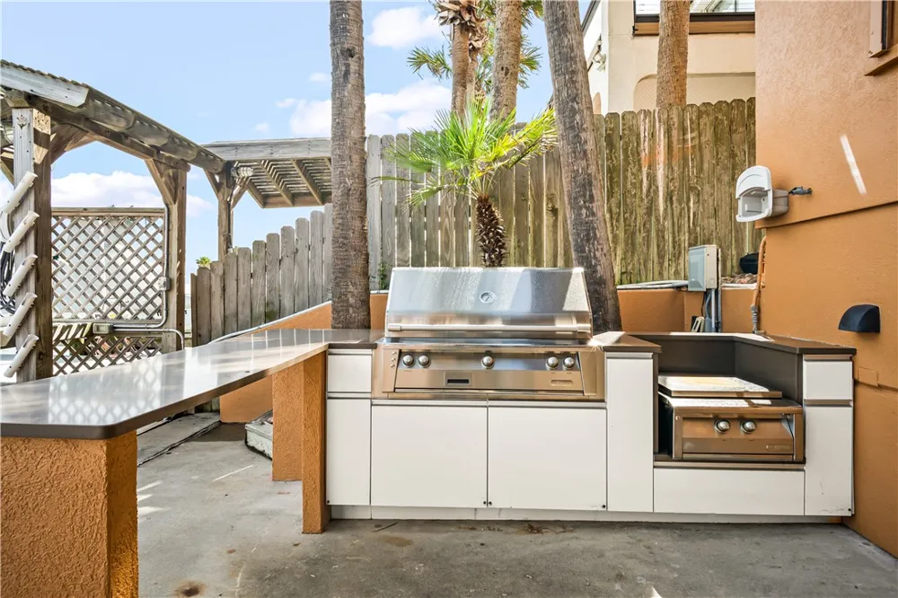 290 Marina Drive Port Aransas, TX 78373