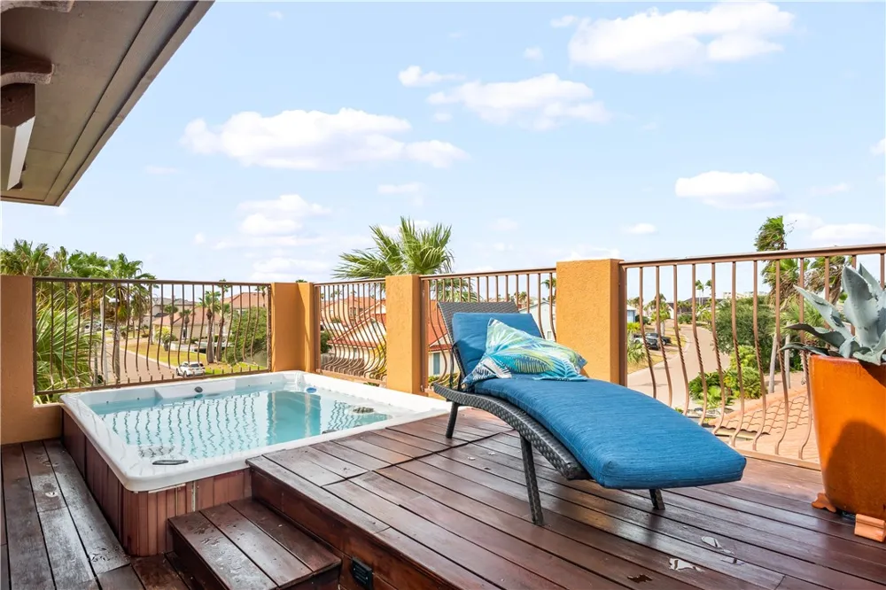 290 Marina Drive Port Aransas, TX 78373