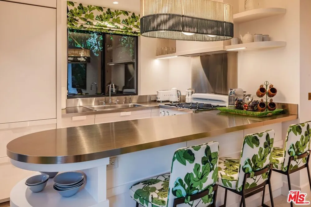 660 Club View Drive Los Angeles, CA 90024