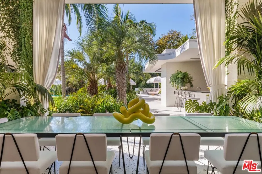 660 Club View Drive Los Angeles, CA 90024