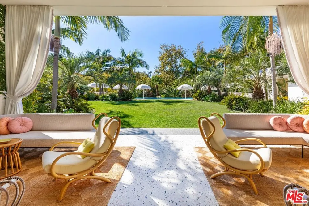 660 Club View Drive Los Angeles, CA 90024
