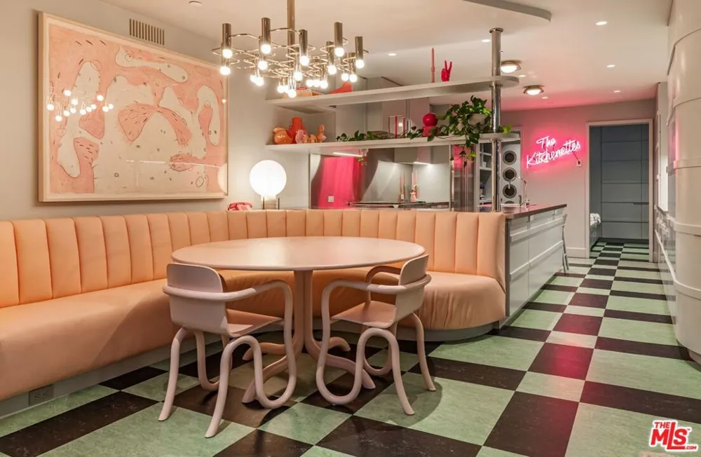 660 Club View Drive Los Angeles, CA 90024
