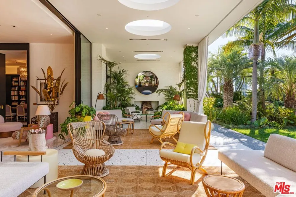 660 Club View Drive Los Angeles, CA 90024