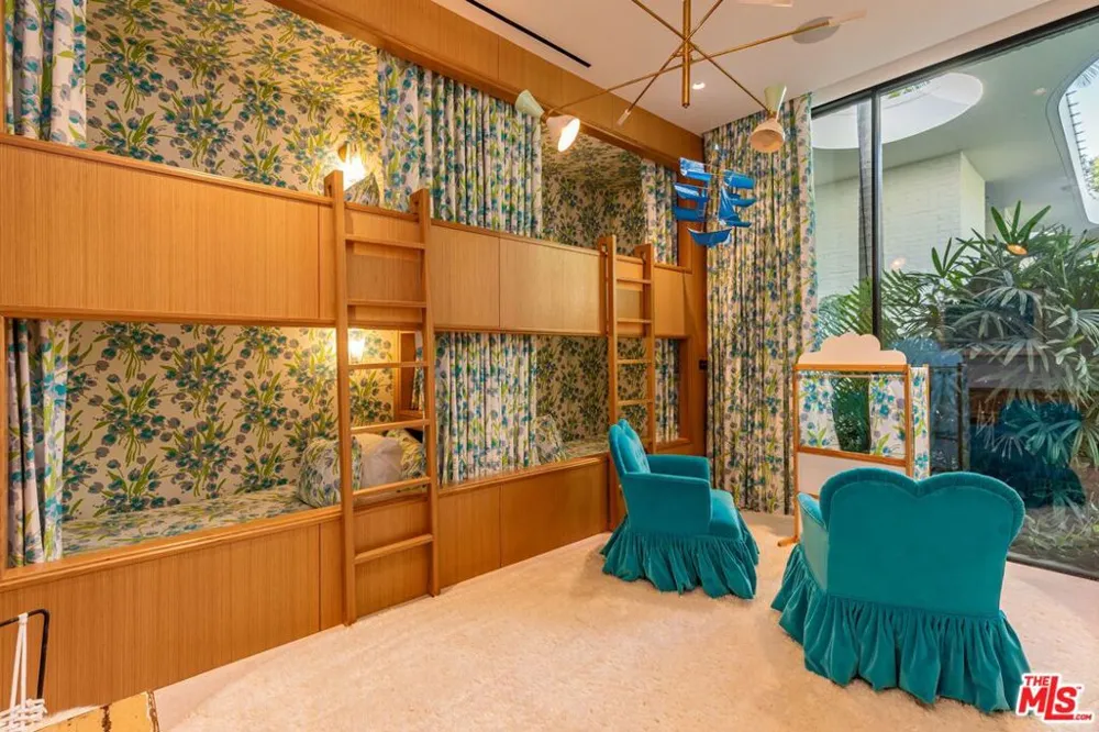 660 Club View Drive Los Angeles, CA 90024