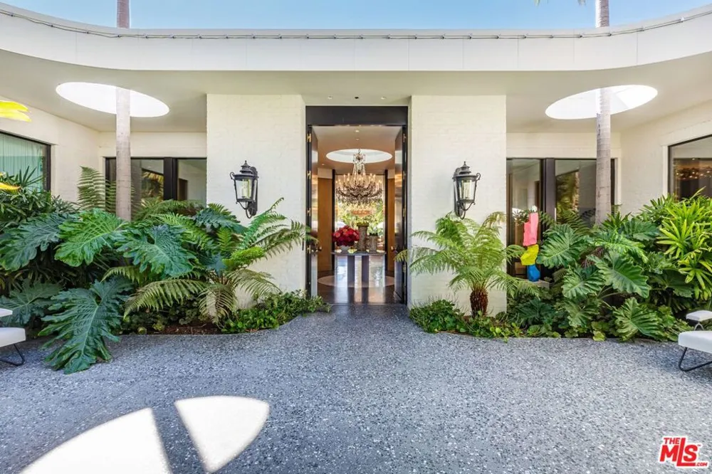 660 Club View Drive Los Angeles, CA 90024