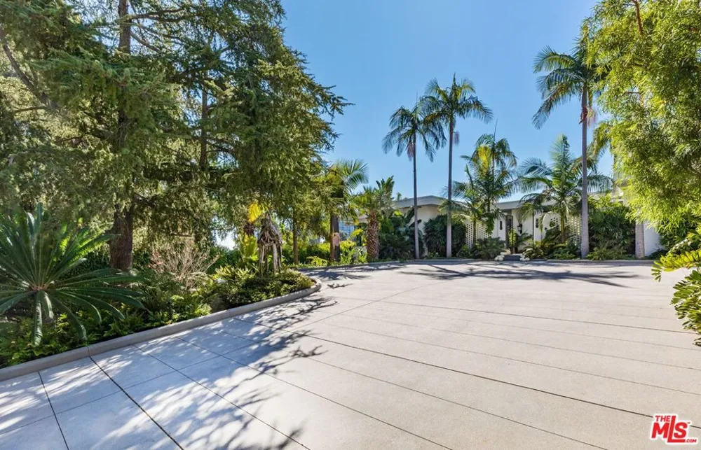 660 Club View Drive Los Angeles, CA 90024