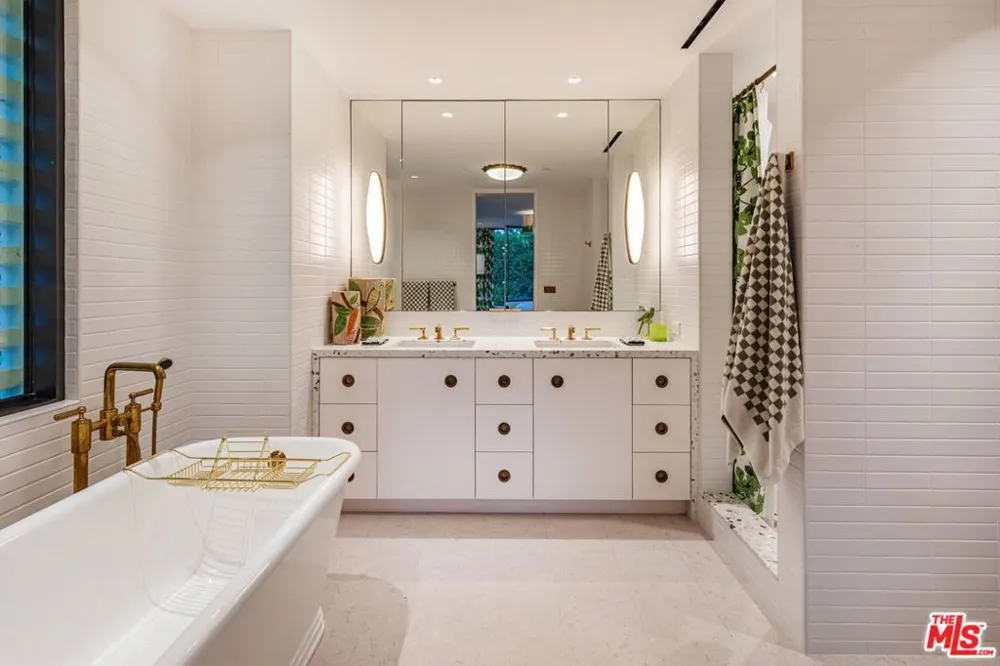 660 Club View Drive Los Angeles, CA 90024