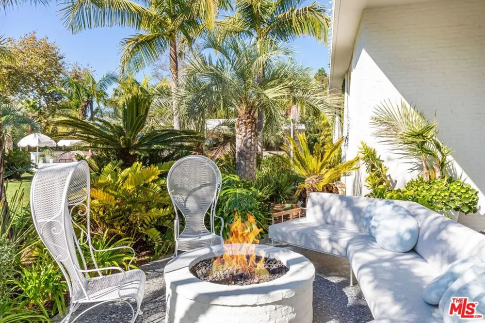 660 Club View Drive Los Angeles, CA 90024