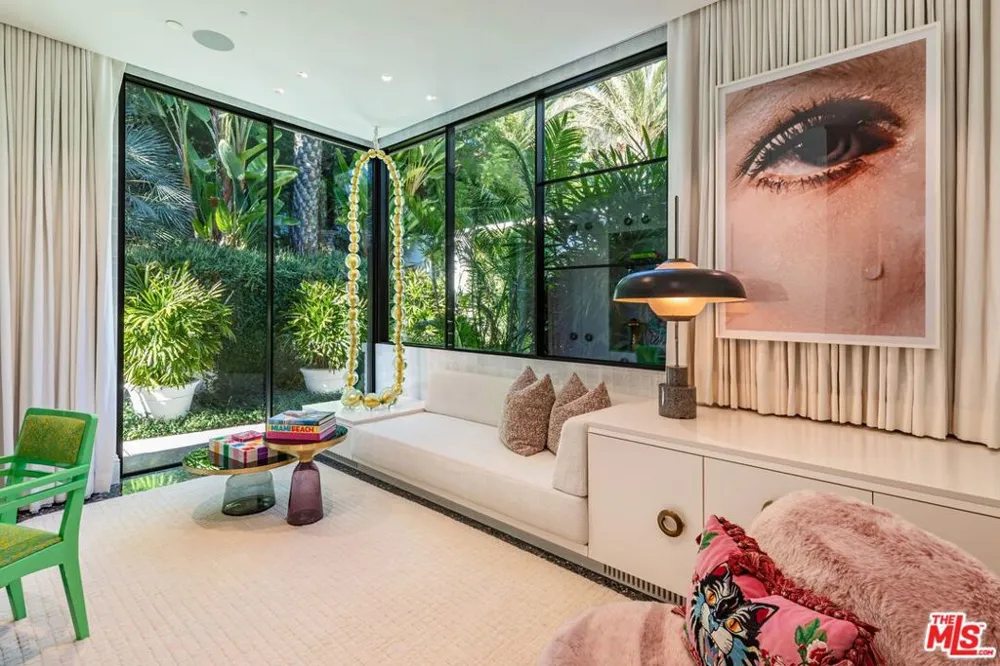 660 Club View Drive Los Angeles, CA 90024
