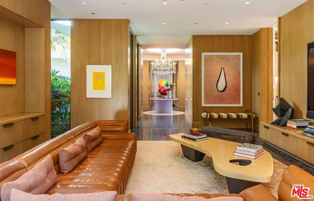 660 Club View Drive Los Angeles, CA 90024