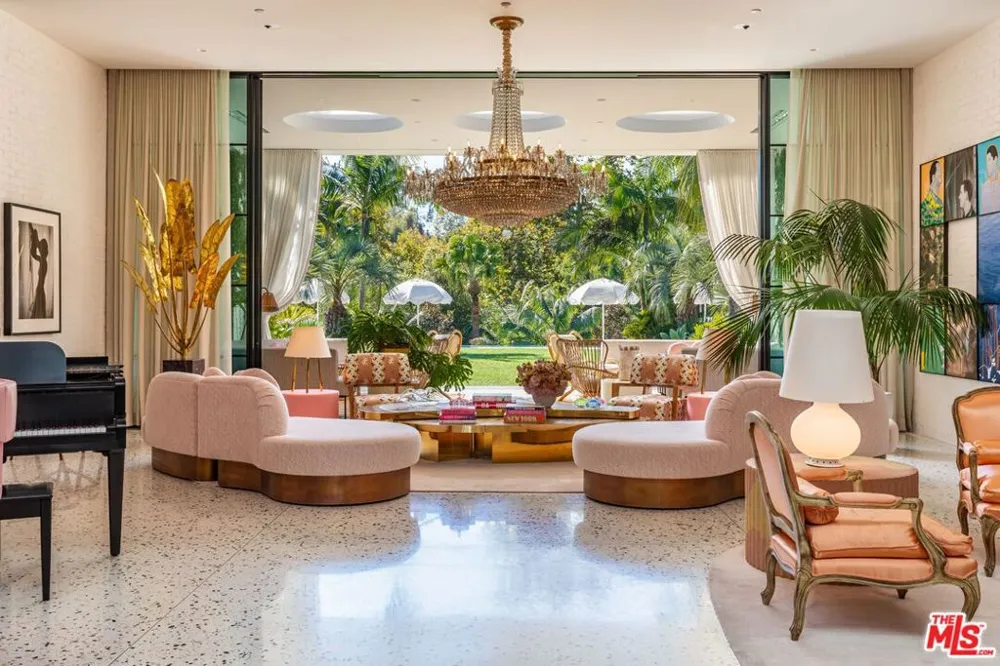 660 Club View Drive Los Angeles, CA 90024