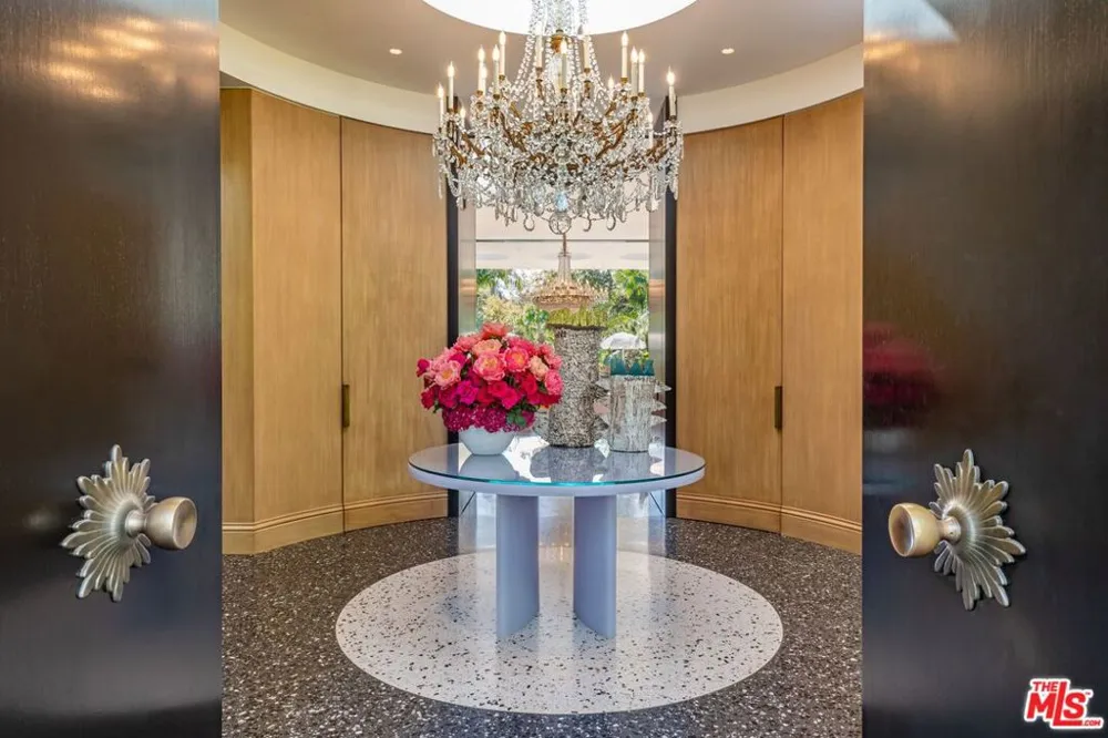 660 Club View Drive Los Angeles, CA 90024