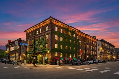 11 S 12th Street #402