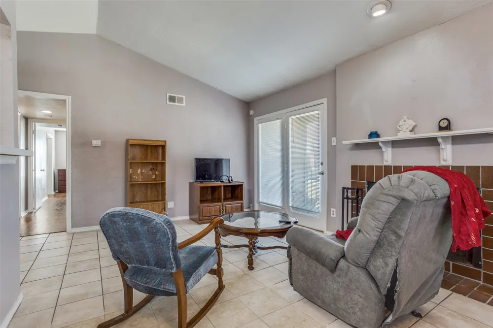 5913 Lake Hubbard Parkway #221 Garland, TX 75043