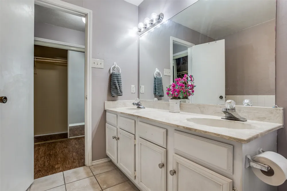 5913 Lake Hubbard Parkway #221 Garland, TX 75043