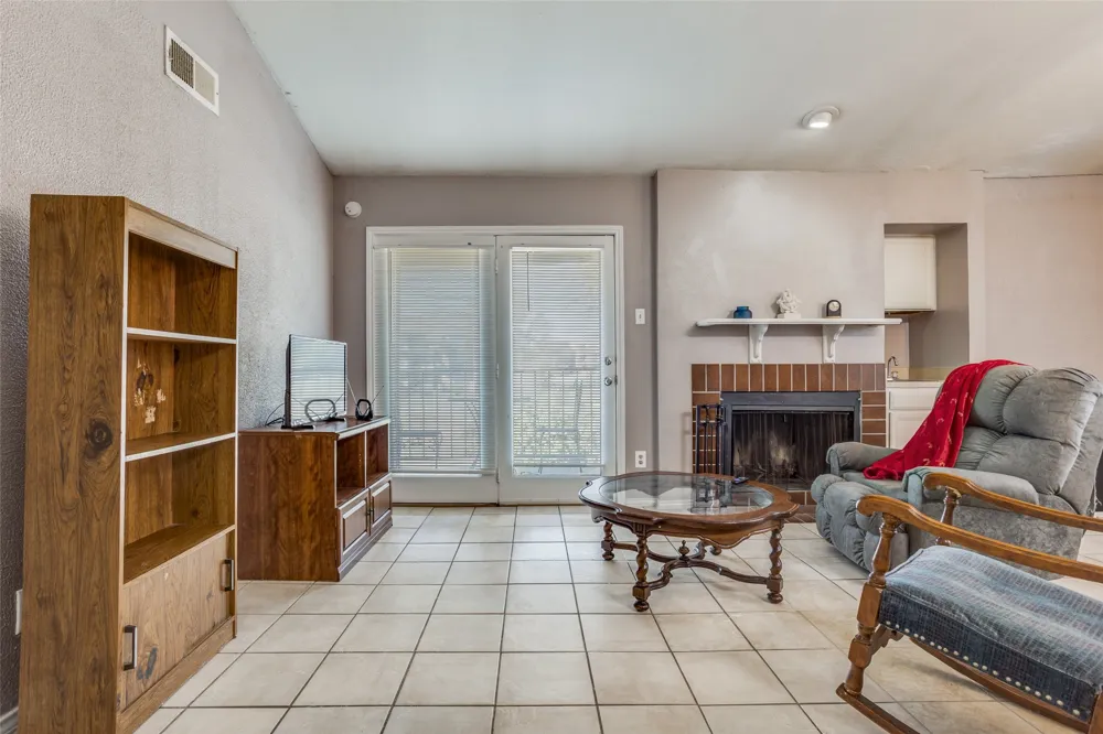 5913 Lake Hubbard Parkway #221 Garland, TX 75043