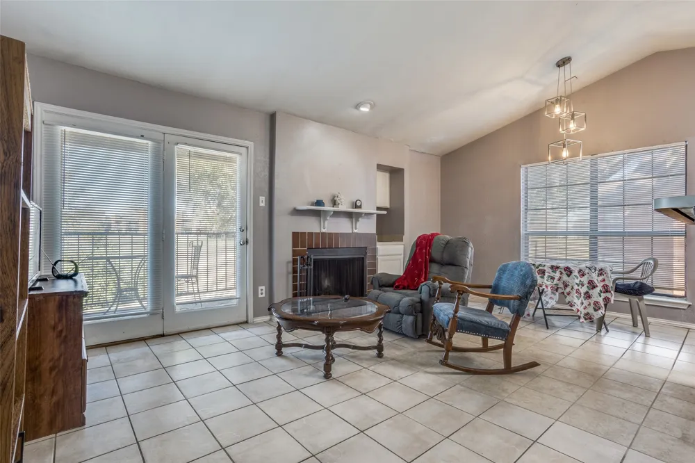 5913 Lake Hubbard Parkway #221 Garland, TX 75043